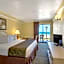 Ramada by Wyndham Panama City Beach / Beachfront