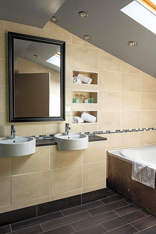 Red Hall Hotel