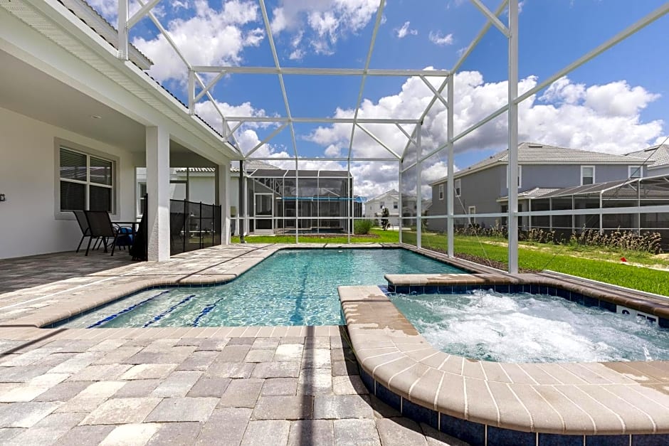Champions Gate Resort, Game Room, Theater, Near Attractions!!