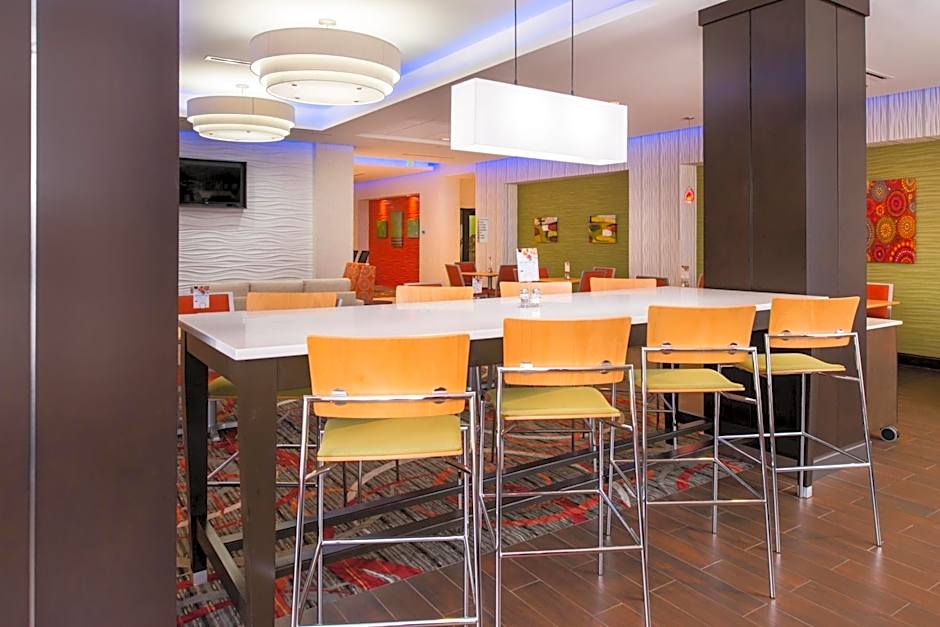 Holiday Inn Express & Suites Monroe By IHG