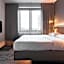 Moxy by Marriott Duesseldorf South