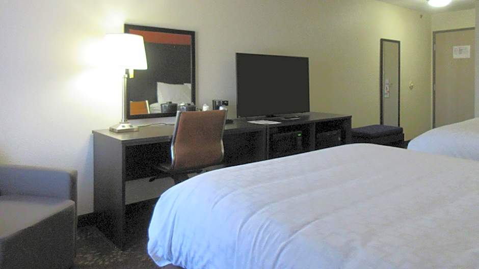 Clarion Pointe Evansville North