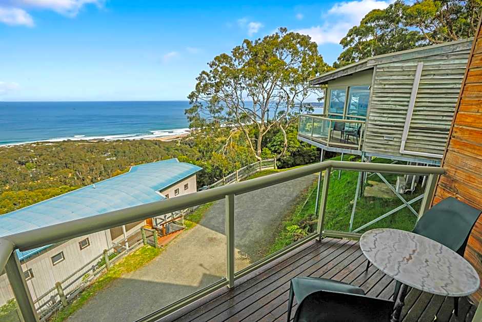 Chris's Beacon Point Restaurant & Villas