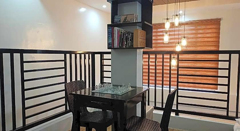 Pompeo and Luming's Inn