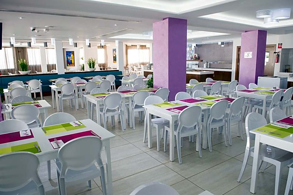 New Famagusta Hotel & Suites