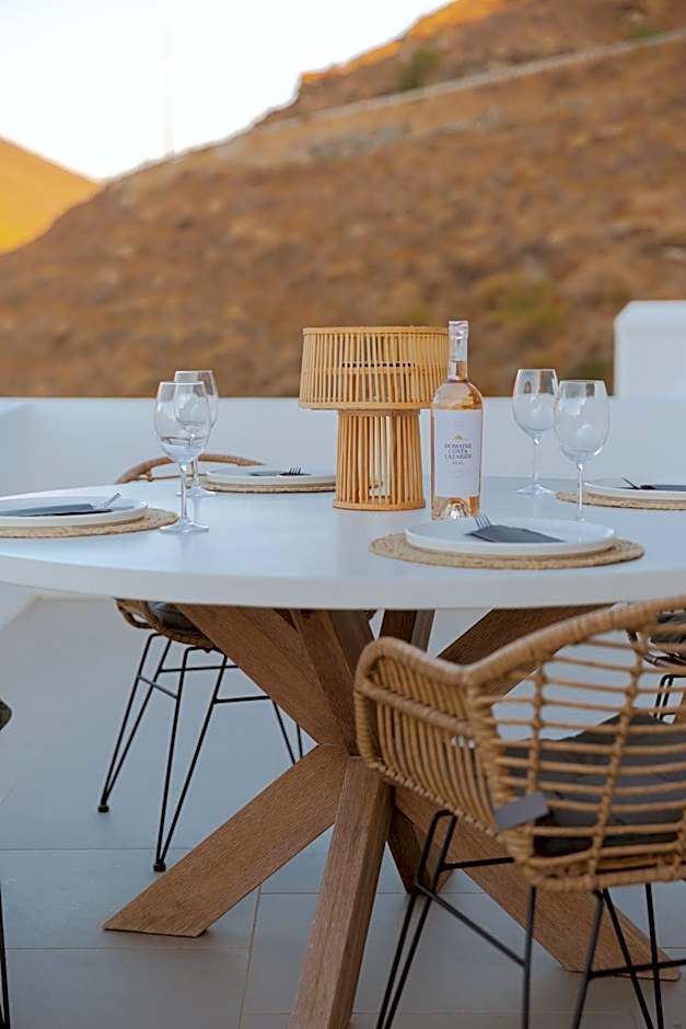 Amal Kythnos Suites