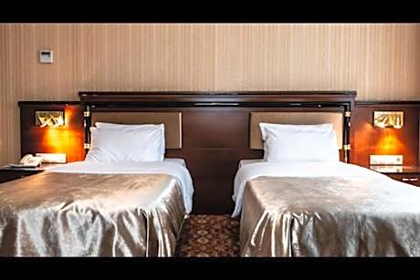 Triple Standard room