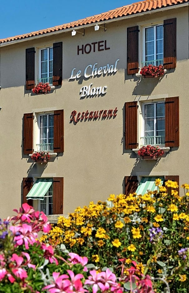 Logis Le Cheval Blanc et Le Clovis