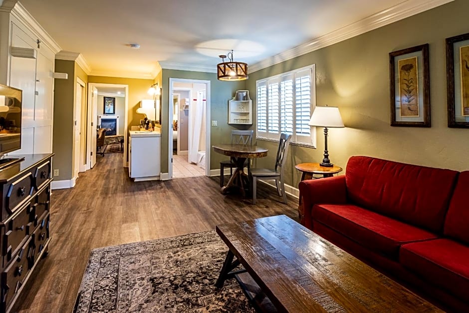 Cambria Pines Lodge