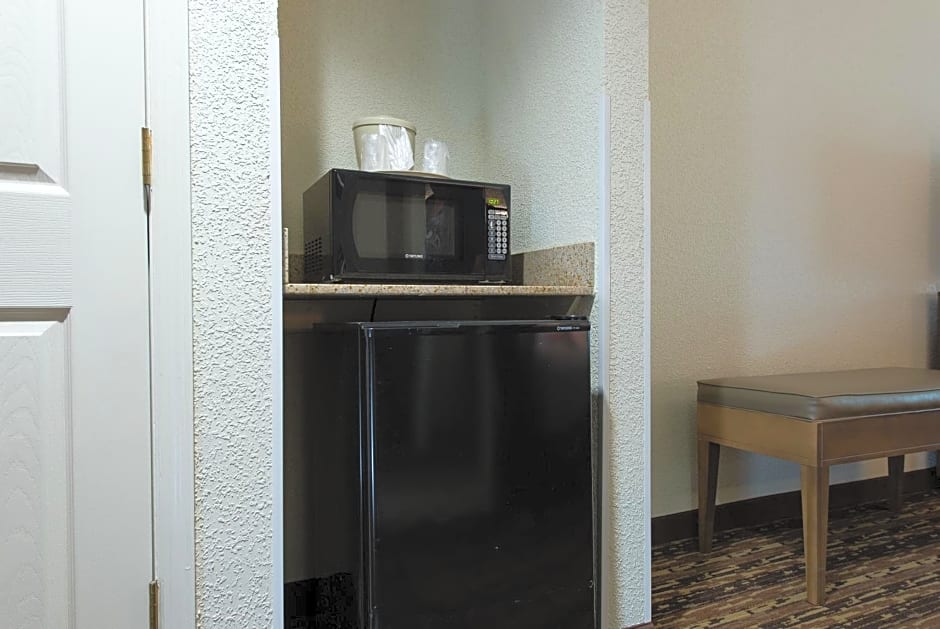 Holiday Inn Express Hotel & Suites Walterboro I-95 By IHG