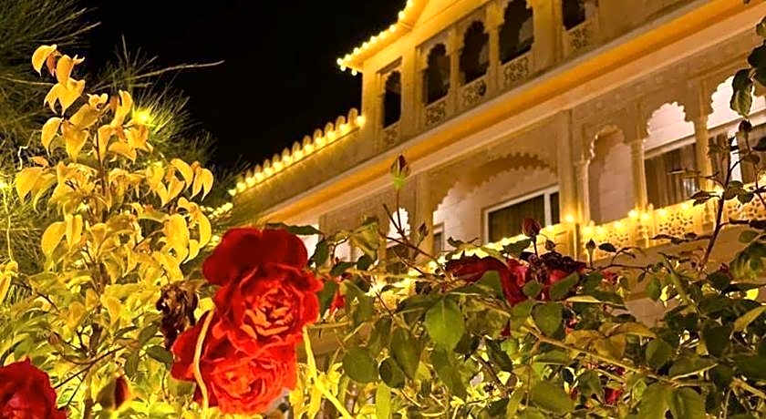 Dhawala Resort by Aamod 