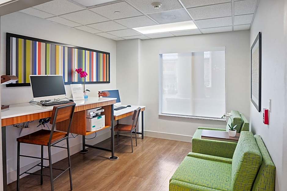 Holiday Inn Express and Suites - Stroudsburg By IHG