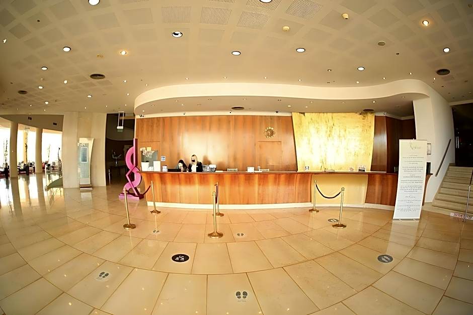 Royal Hotel Dead Sea