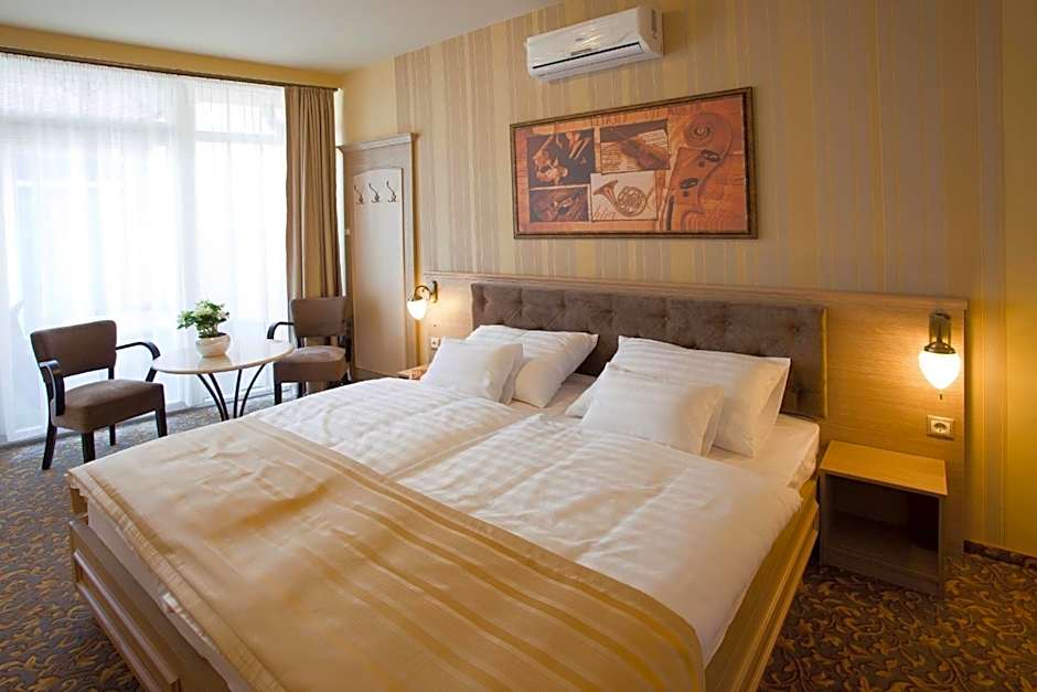 Barokk Hotel Promenád