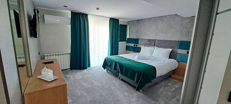 Hotel Plutitor Lebăda