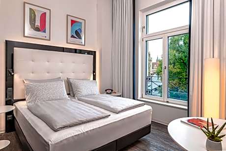 The Innside Room Thomas Church View
