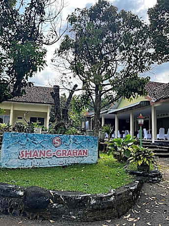 Hotel Wisata Karya