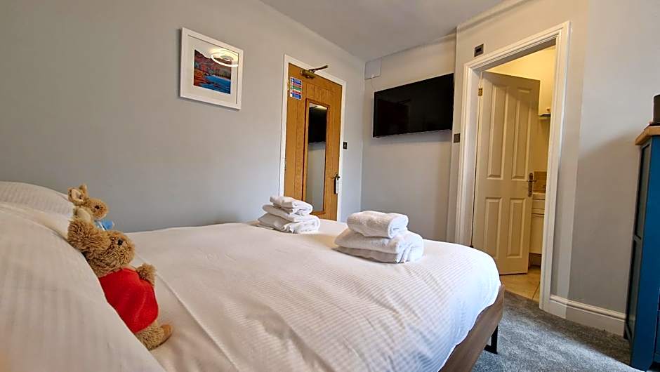 Bonny Brae House by Woodland Park