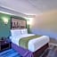 Super 8 by Wyndham Toronto East ON