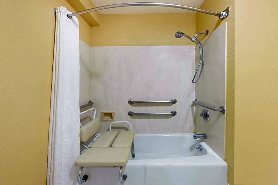 Super 8 by Wyndham O'Fallon