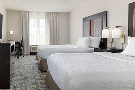 One-Bedroom Queen Suite with Two Queen Beds - Non-Smoking