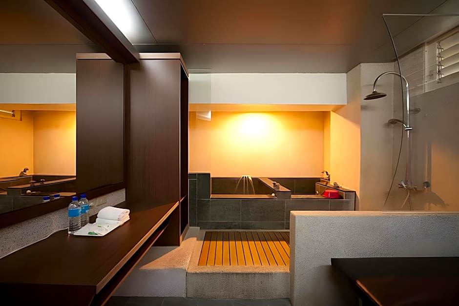 Champagne Hotel