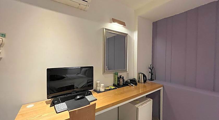 Hotel Yaja Hwajeong Station