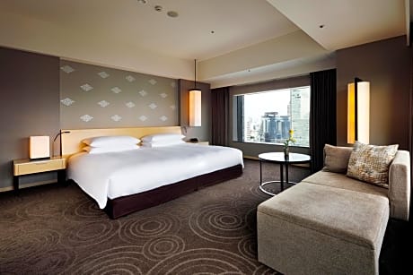 Premier Corner King Room with Extra Bed (3 Adults) - Non-Smoking