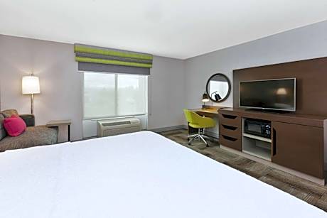 King Room with King Bed - Non-Smoking