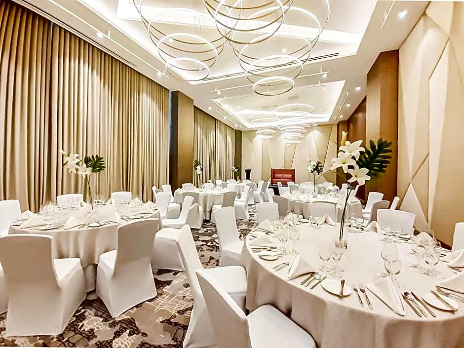 The Excelsior Hotel Las Piñas