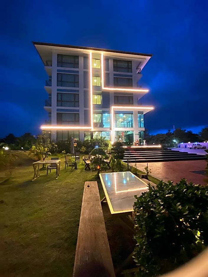 Arunsakhon luxury condo