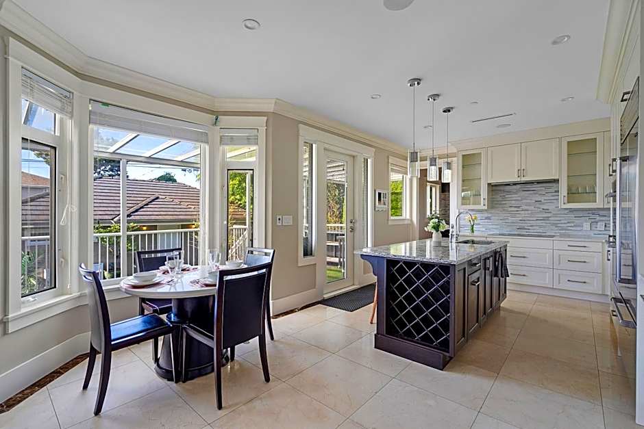Luxurious Multi-Family Home in Vancouver West, 10 Mins Downtown