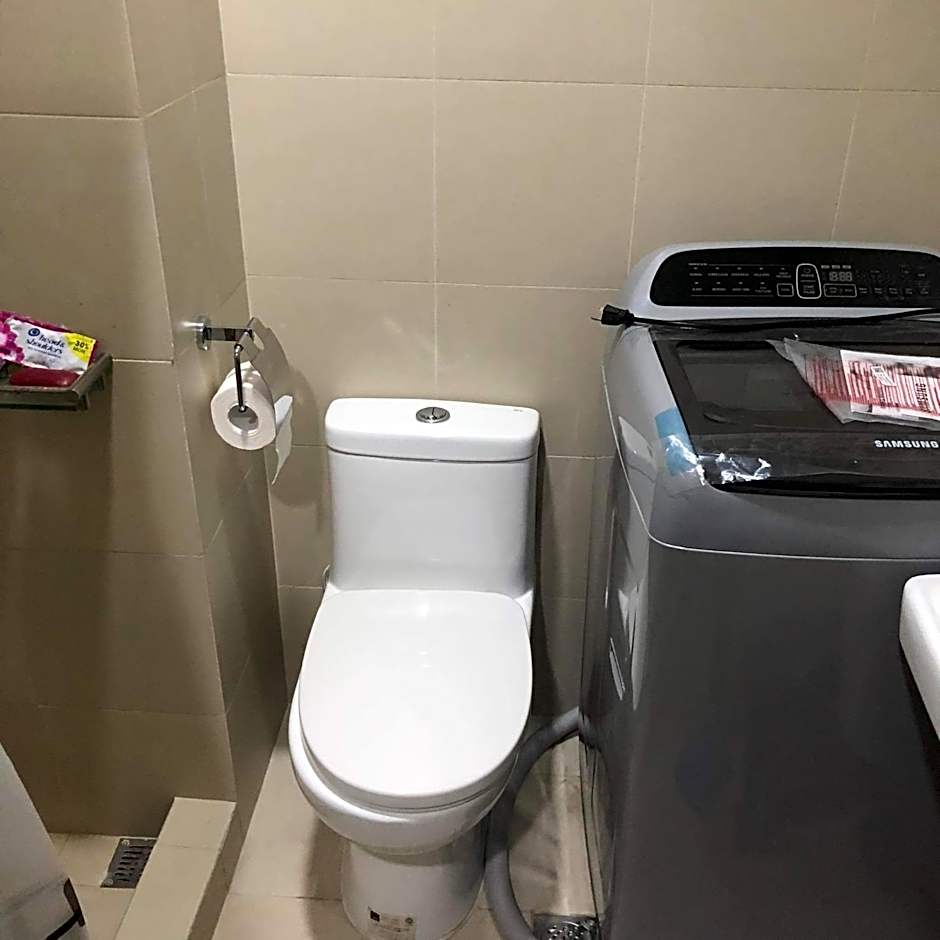 CONDO staycation Near Mall Of Asia