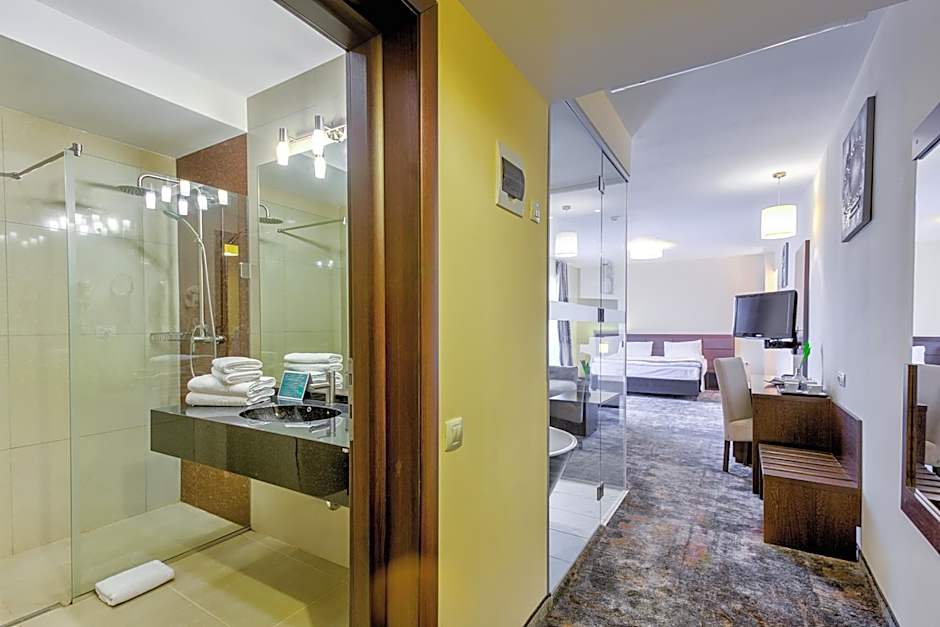 Golden Time Hotel