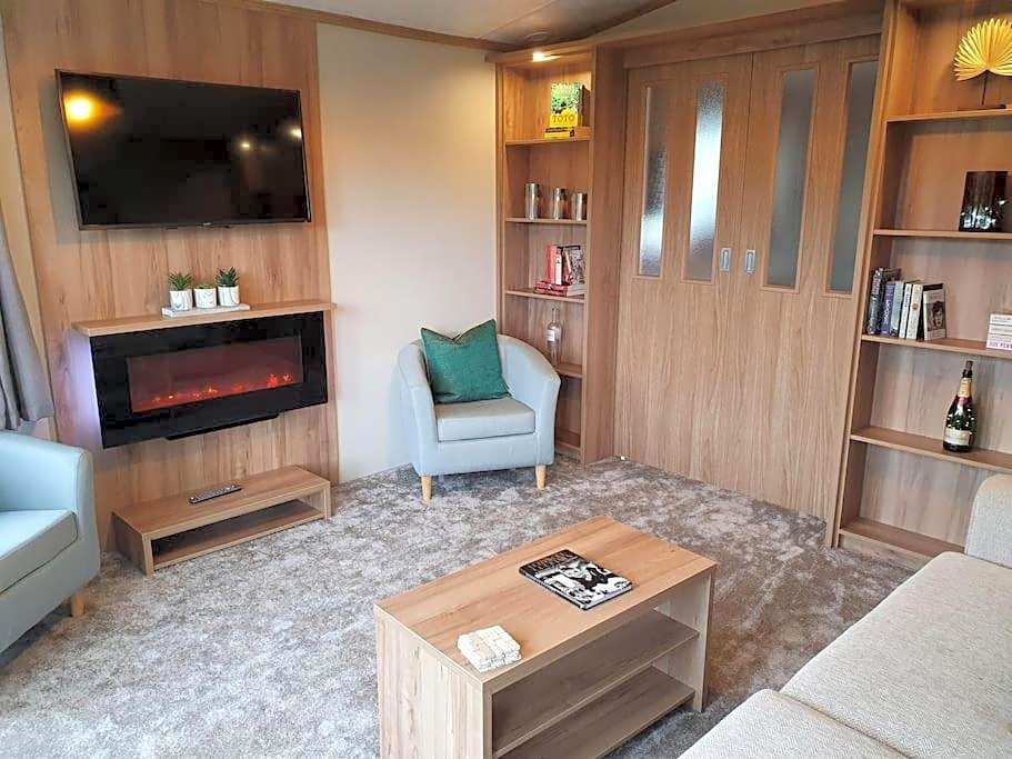 Beautiful Borders Cabin