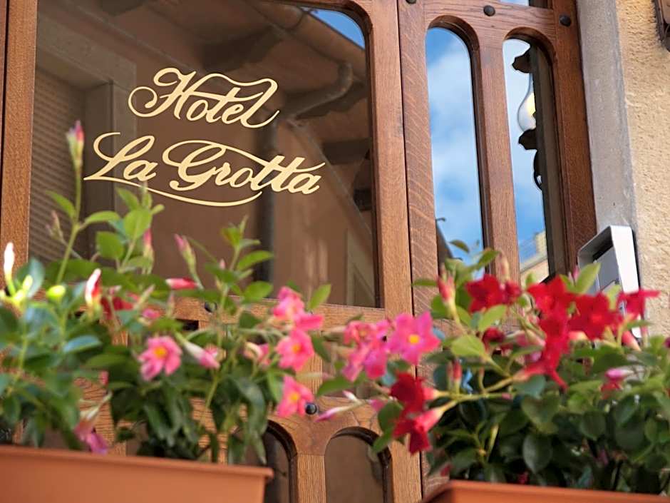 La Grotta Hotel