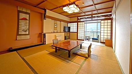 Family Room with Shared Bathroom - Lower Floor - Non Smoking