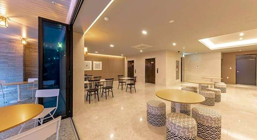 Brown-Dot Hotel Deokcheon