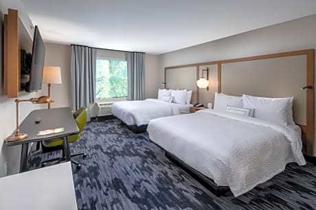 Queen Room with Two Queen Beds and Roll-in Shower - Mobility and Hearing Accessible