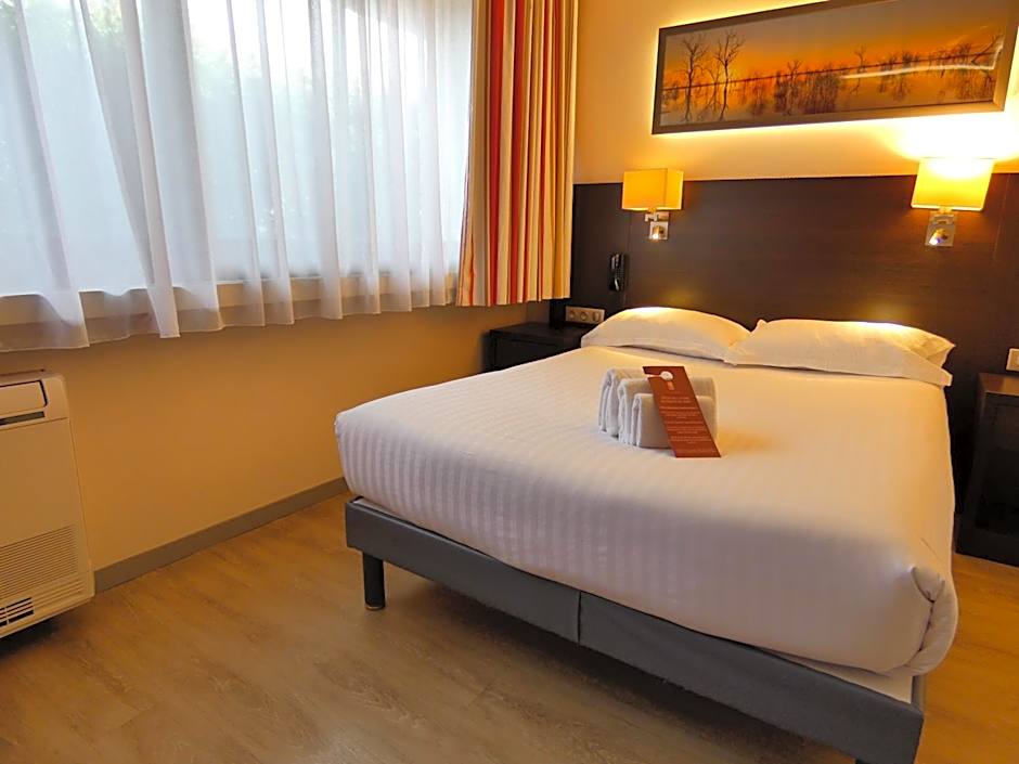 Hotel Be Guest Limoges Sud ex Black & Green