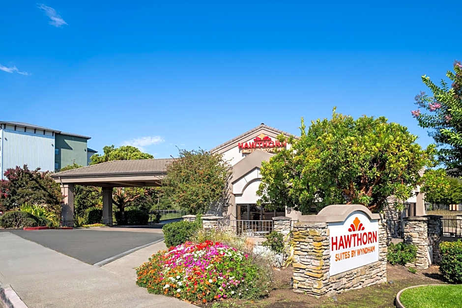 Hawthorn Suites by Wyndham Napa Valley