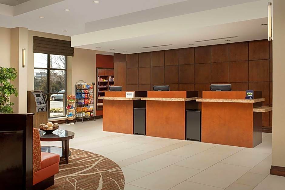 DoubleTree By Hilton Hotel Dulles Airport-Sterling
