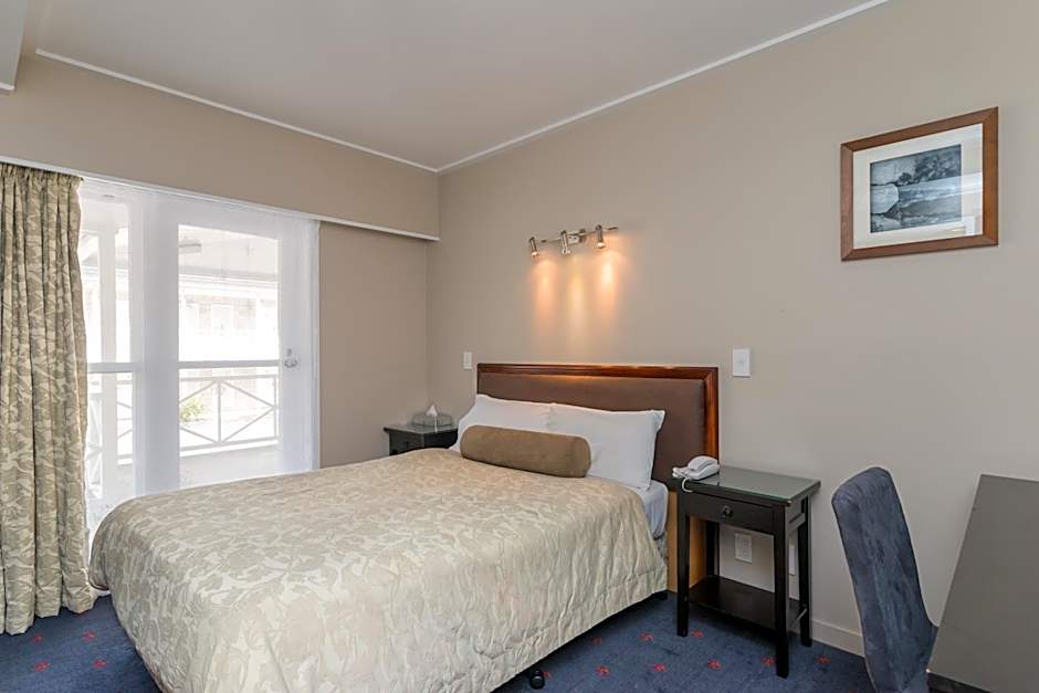 Discovery Settlers Hotel