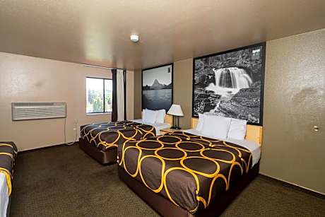 Superior Double Room with Three Double Beds - Non Smoking