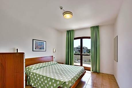 Two-Bedroom Apartment (4 Adults)