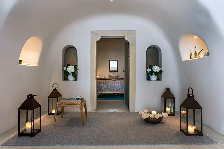Perivolas Hotel