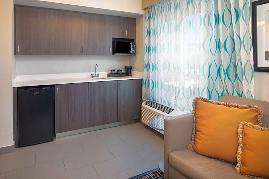 La Quinta Inn & Suites by Wyndham Atlanta Airport North
