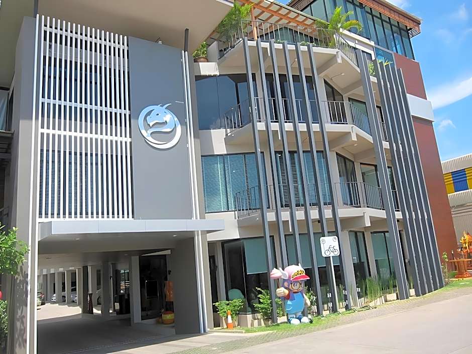 Dragon River Avenue Hotel