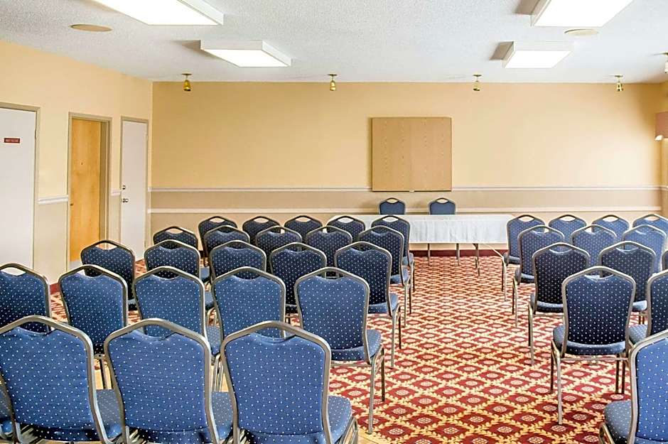 Quality Inn & Suites Hawkesbury