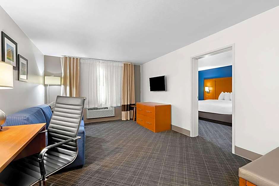 Comfort Inn & Suites Nashville Near Tanger Outlets I-24 Antioch